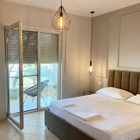 Joyb Near Golem, Durres Lägenhet *