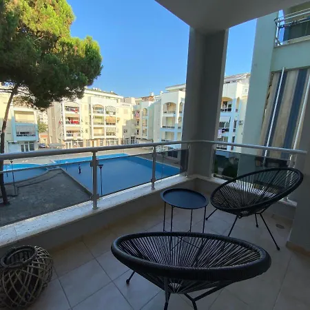 Joyb Near Golem, Durres ゴーレム