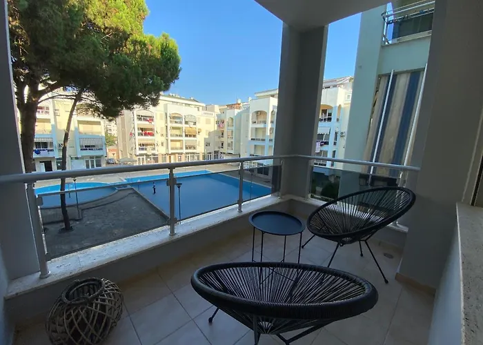 Joyb Near Golem, Durres ゴーレム